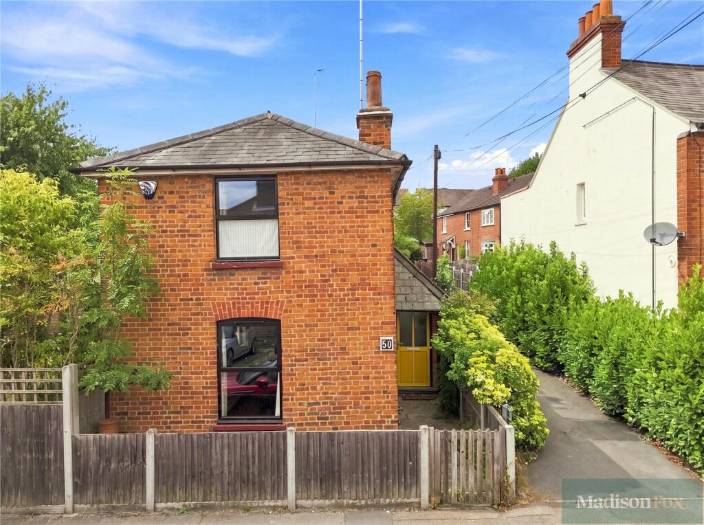 Main image of property: Smarts Lane, Loughton, Essex, IG10