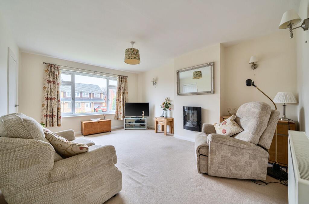 Elmdale Crescent, Thornbury, BS35 - View 6