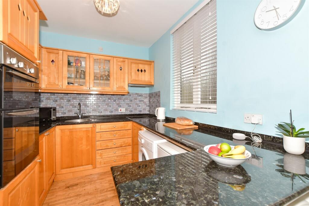 Apartment in Herne Bay, Hunter's Forstal, Oxenden - View 4