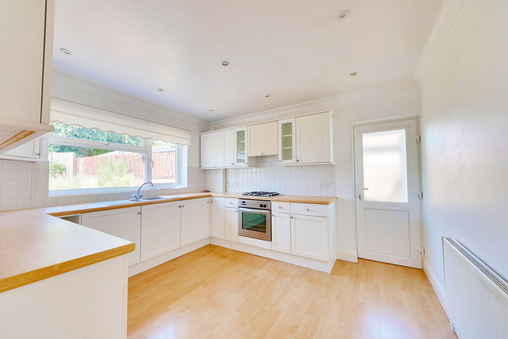 House in Bromley - View 3