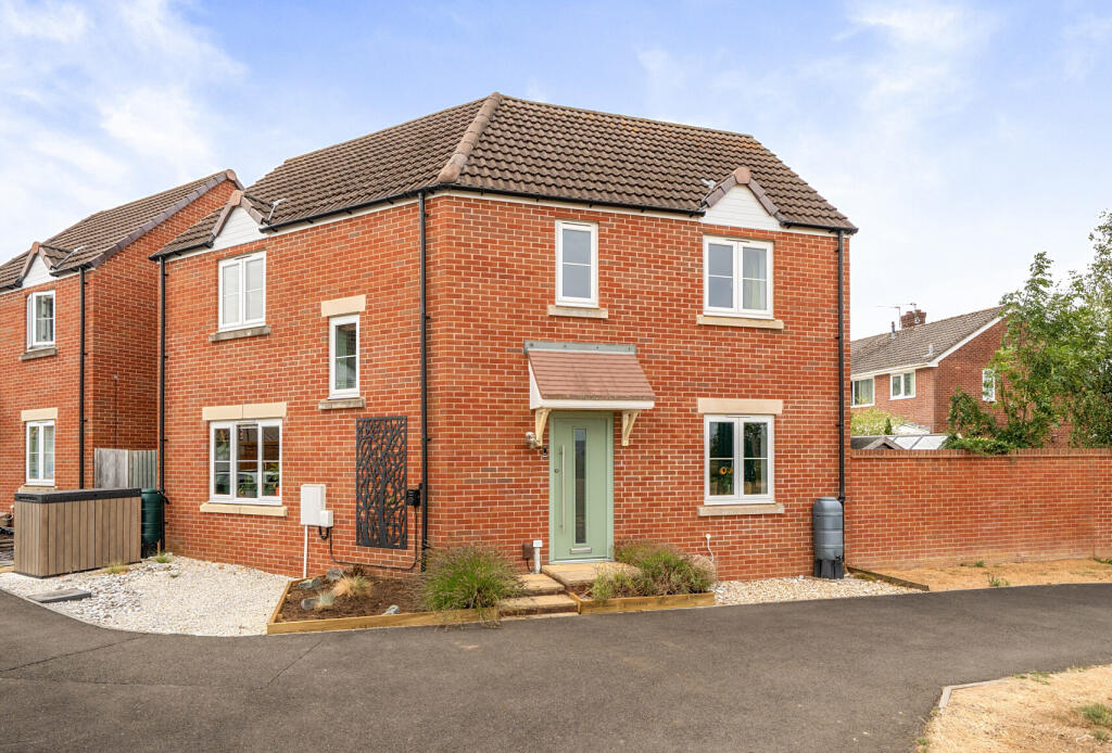 Main image of property: Abbotswood Close, Keynsham, Bristol, Somerset, BS31