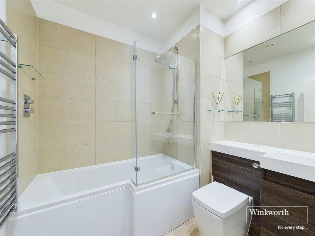 Apartment in Reading - View 3
