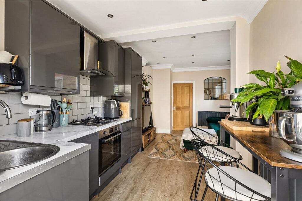 Apartment in London, Collier's Wood - View 4