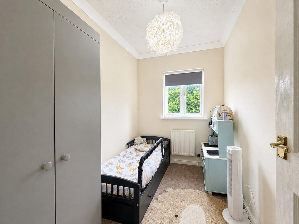 House in Biggleswade, Central Bedfordshire - More