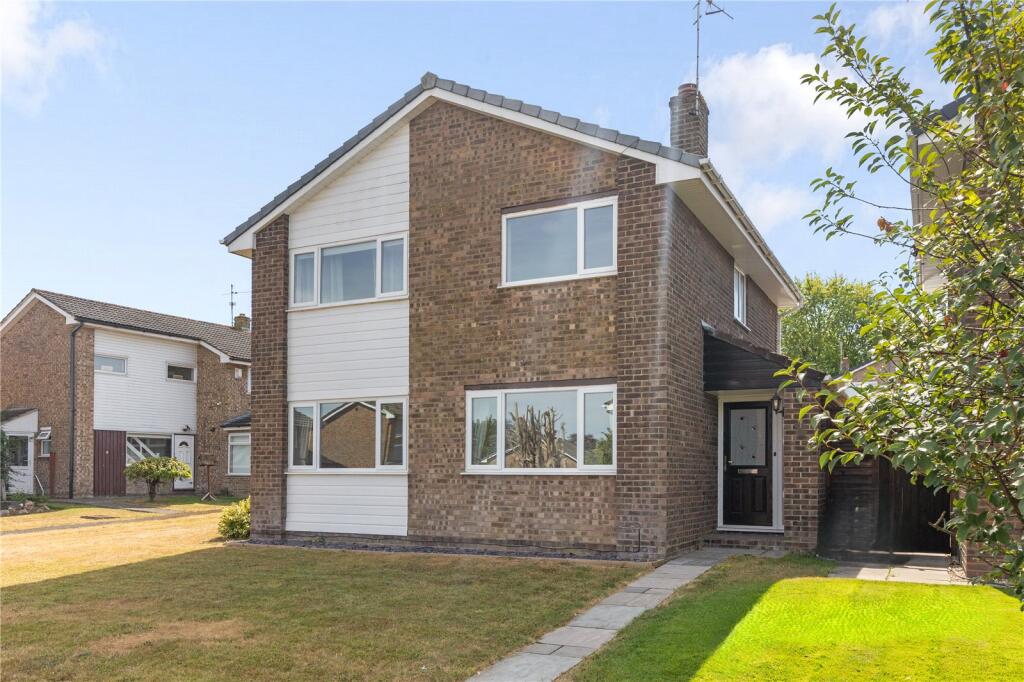 Main image of property: Robin Way, Chipping Sodbury, Bristol, BS37