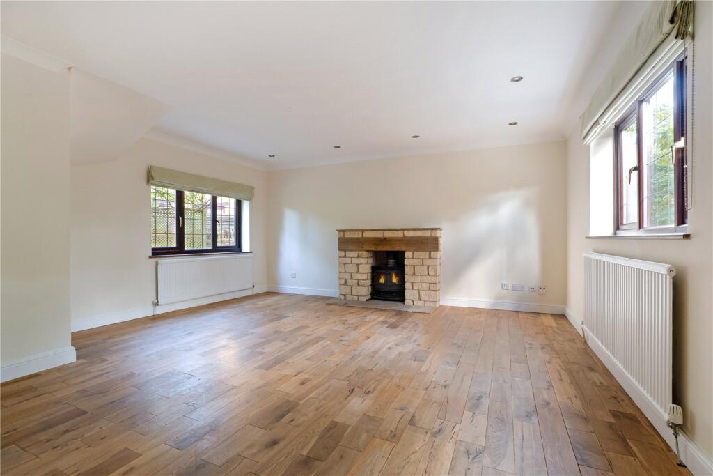 House in Gloucester - View 4