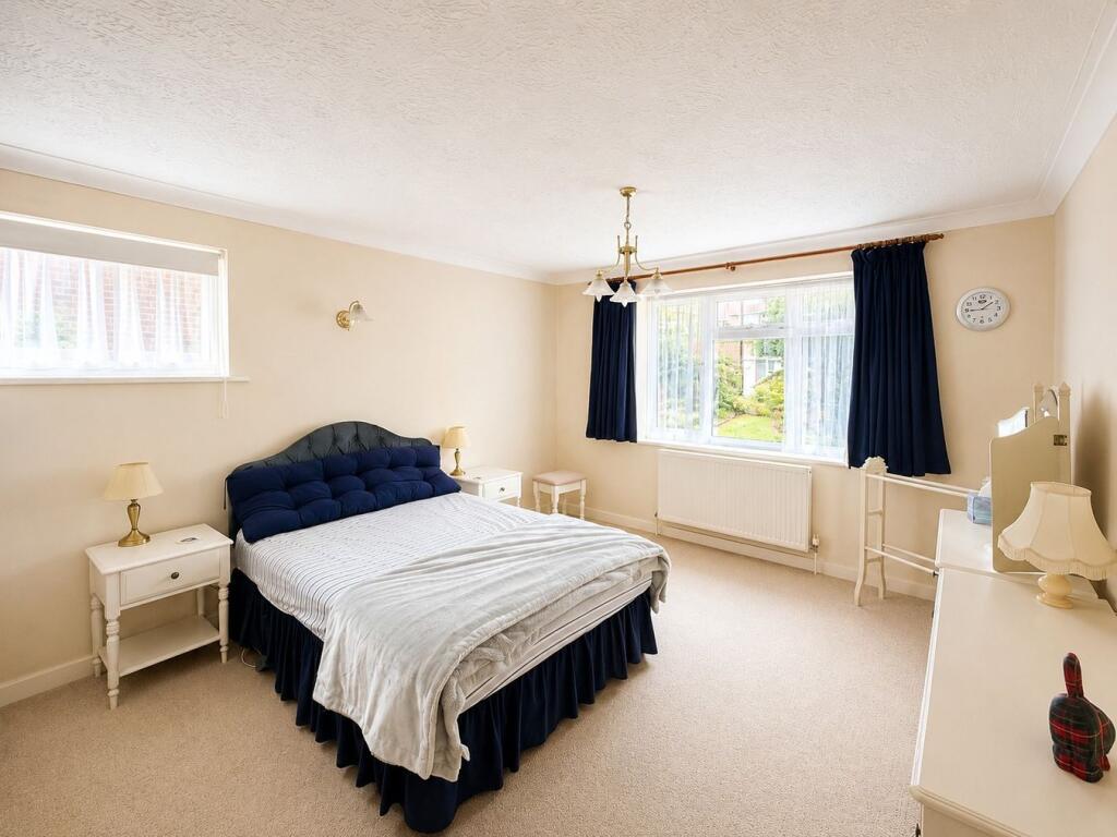 House in Bexhill-on-Sea, White Hill - View 4