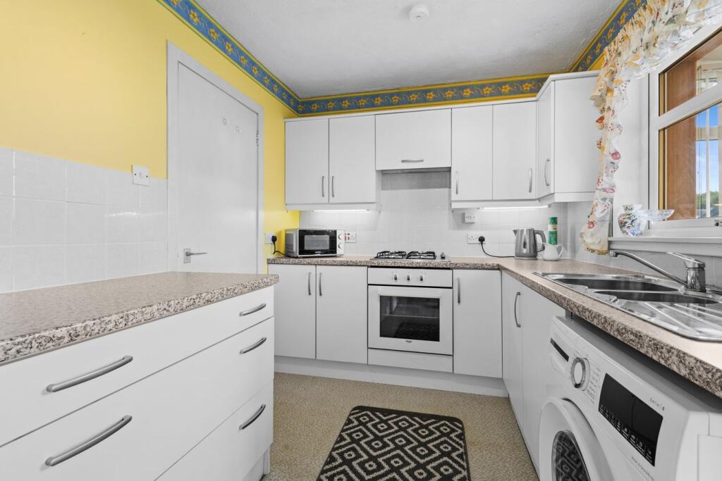 House in Kilmarnock, East Ayrshire - More