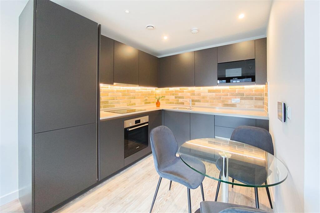Apartment in Manchester, Castlefield, City Centre - View 3