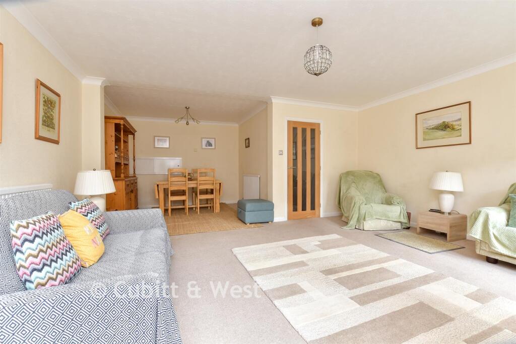 House in Sutton - More