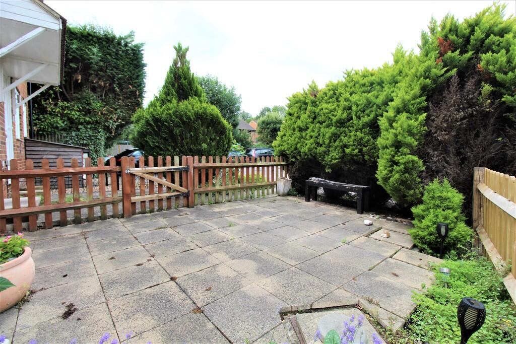 House in Twickenham - More