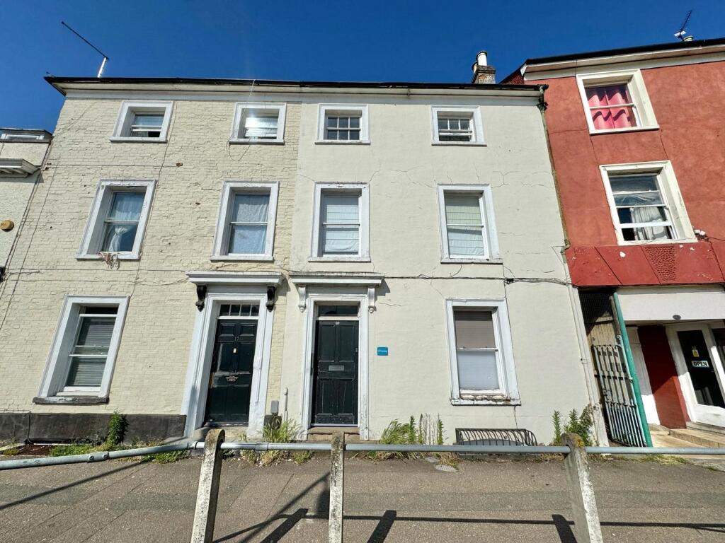 Main image of property: 18 St Marys Square, Newmarket, CB8