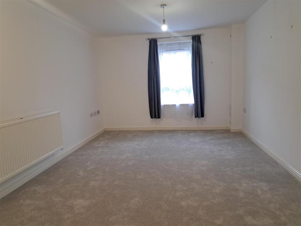 Apartment in Bristol - More