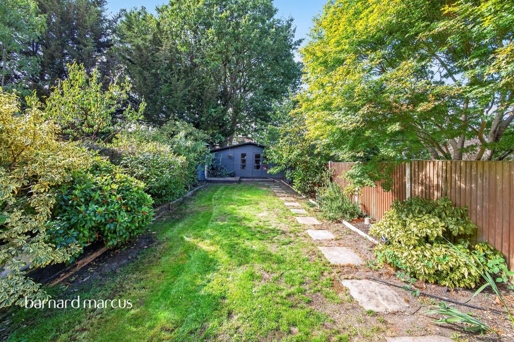 House in London, Friern Barnet - View 4