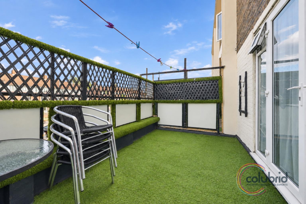 Apartment in Romford - View 4