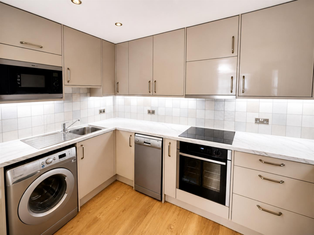 Apartment in Three Rivers, Primrosehill, Abbots Langley - More