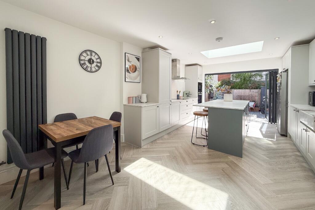 House in Slough, Windsor and Maidenhead - View 3