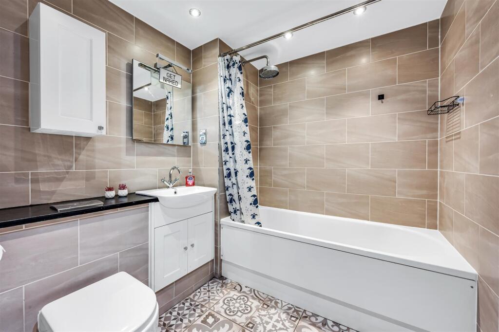 Apartment in London - More