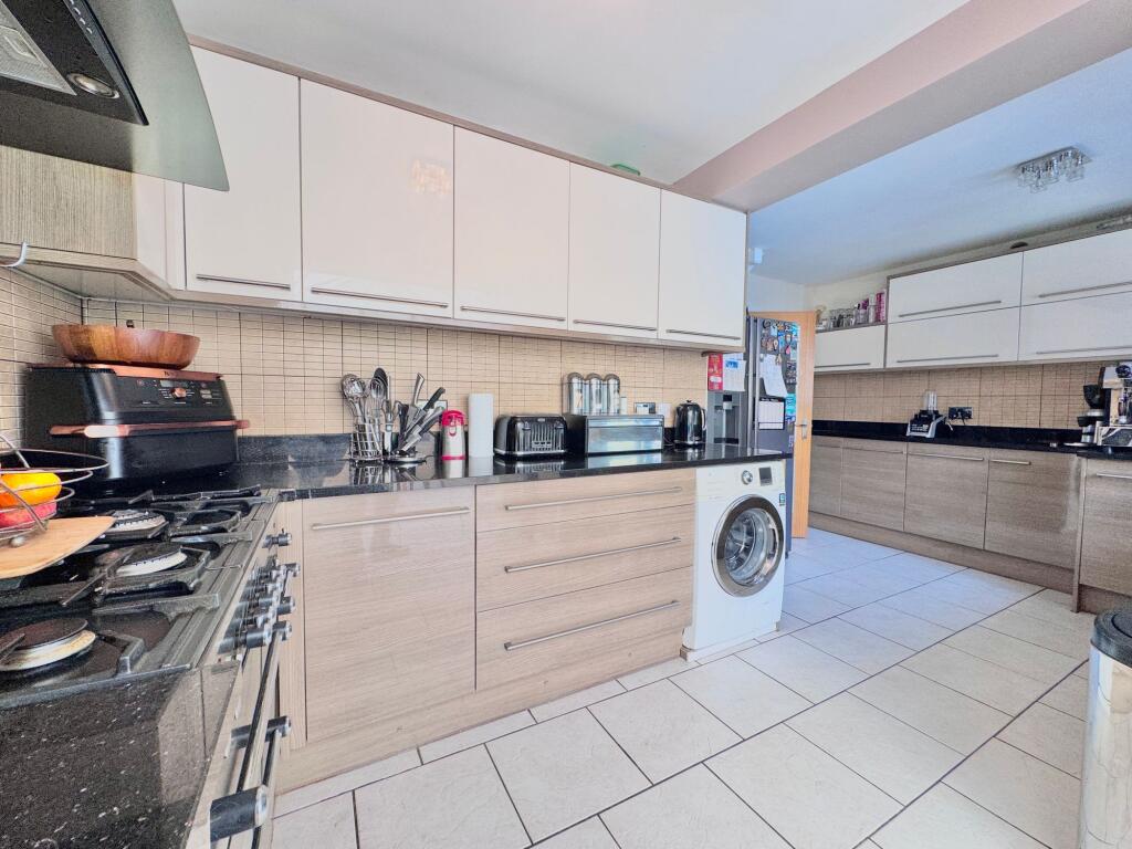 House in Fareham, Whiteley, Locks Heath - View 4