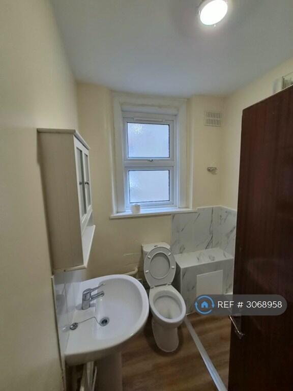 Apartment in London, Duckett's Green, Harringay - View 4