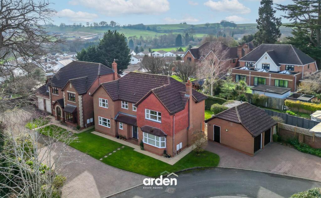 Whitford Gardens, Bromsgrove, B61