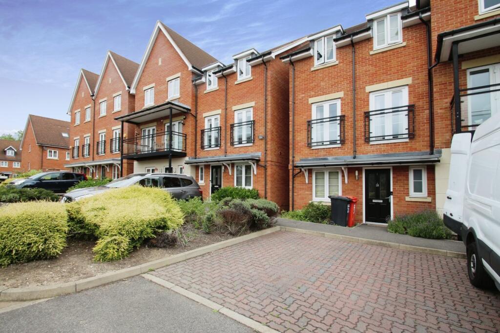 Main image of property: Foxherne, Langley, SL3