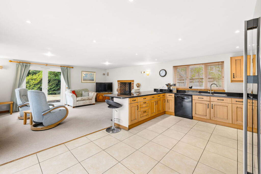House in Redhill - View 3
