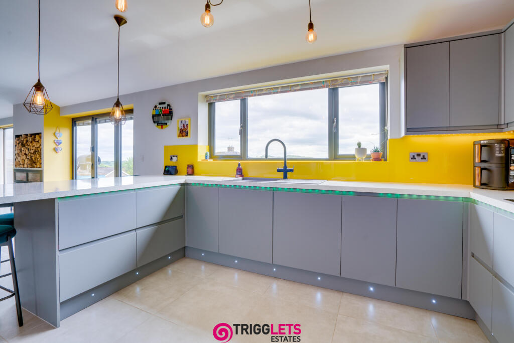 Southlea Avenue, Hoyland, S74 - View 4
