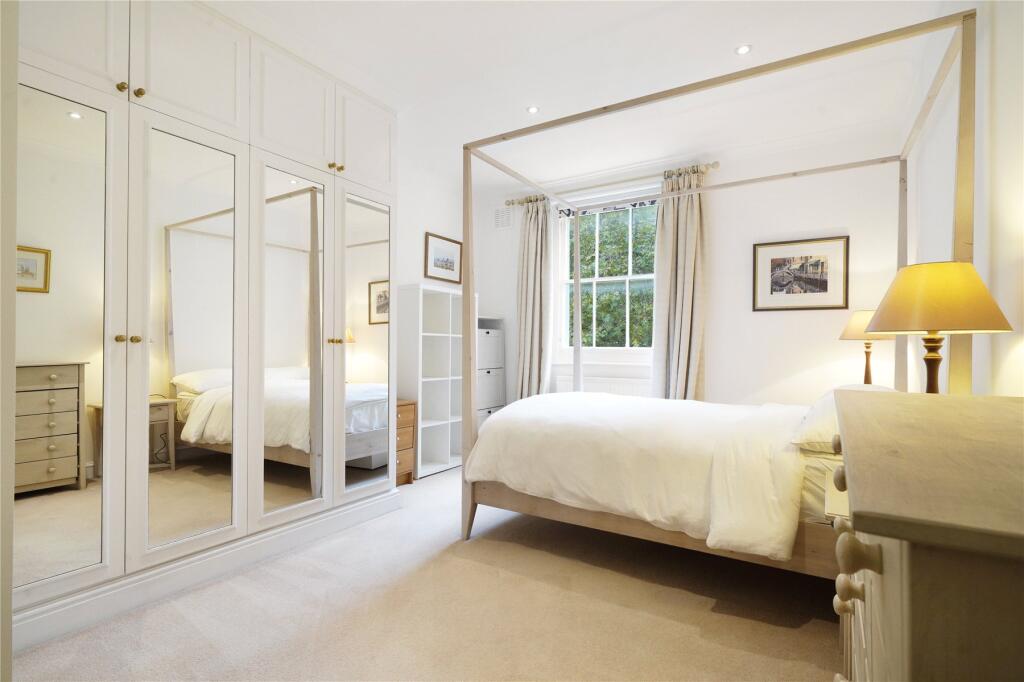 Apartment in London - View 5