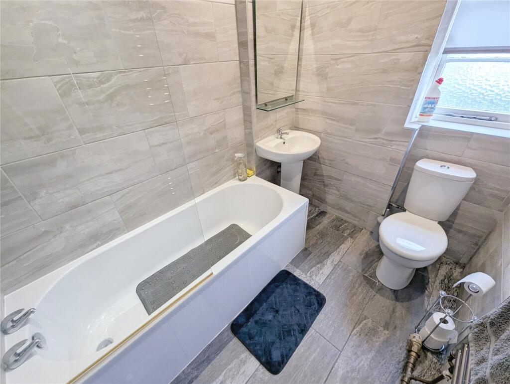 Apartment in Liverpool - More