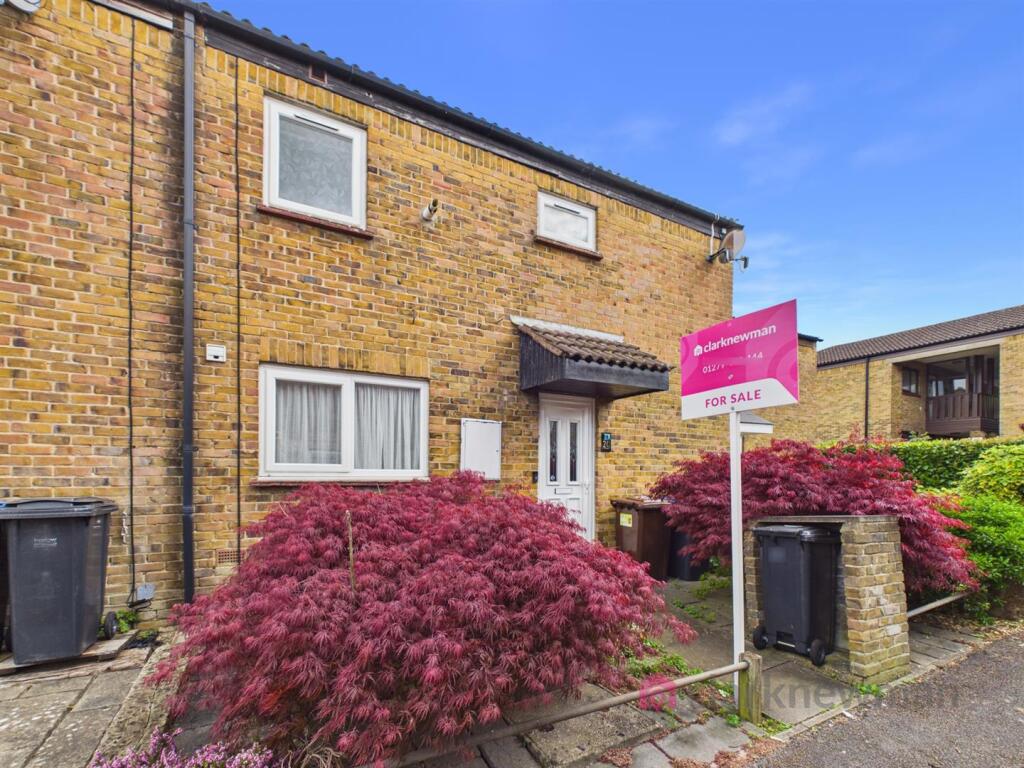 Main image of property: Hull Grove, Harlow, CM19
