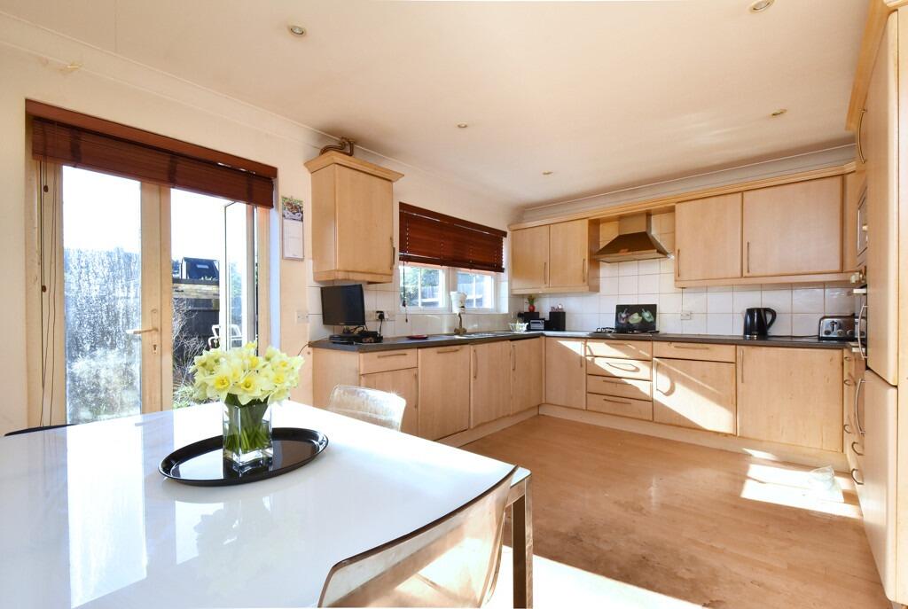 House in Bromley - View 2