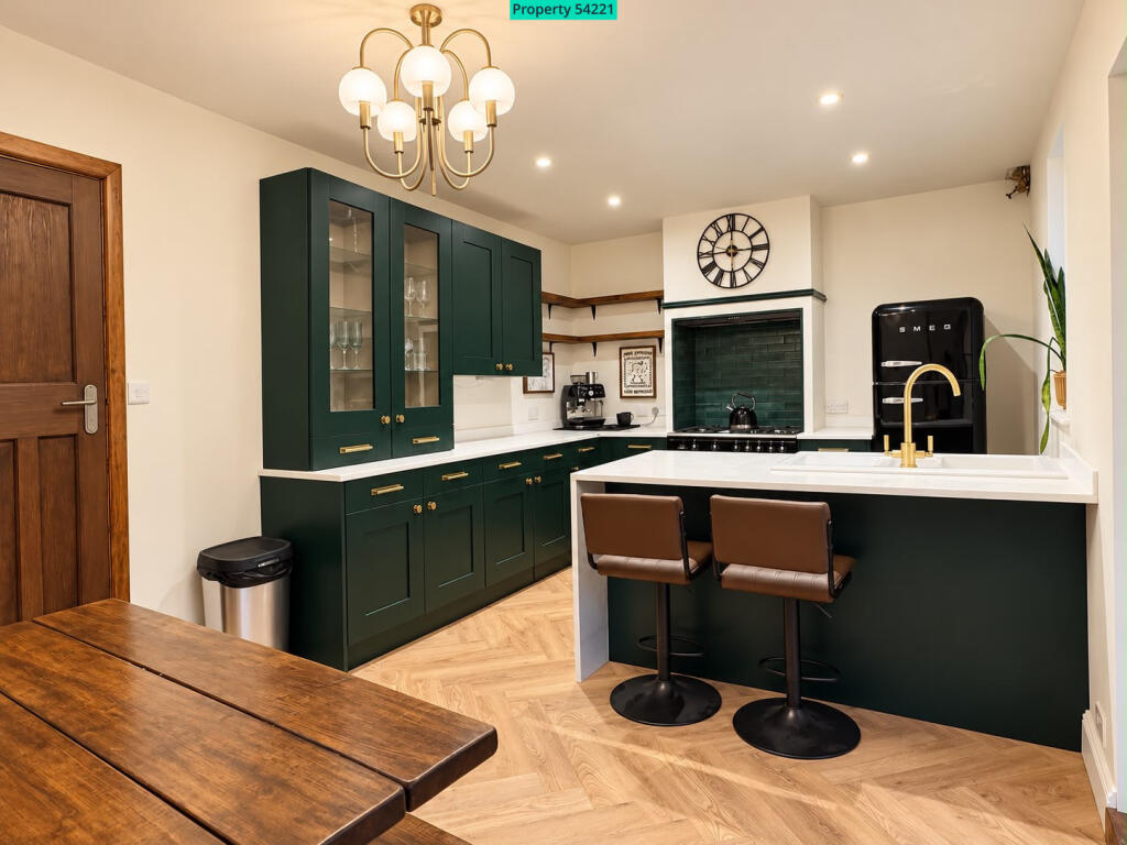 15 Ringwood Road, Longham, Ferndown, BH22 photo 2