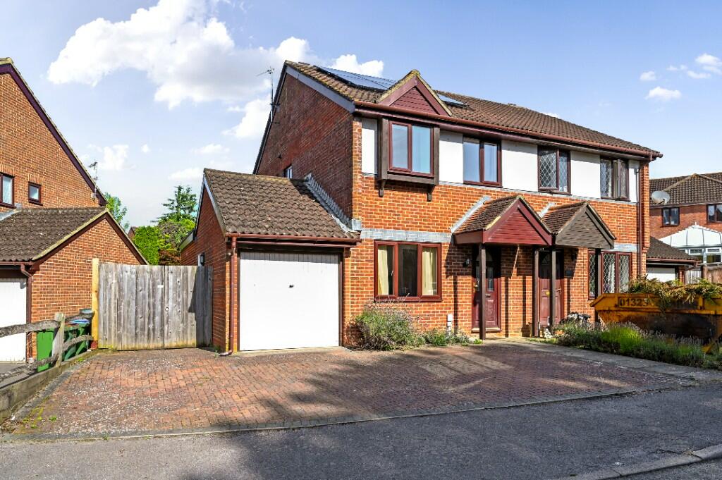 Main image of property: Oakapple Close, RH13