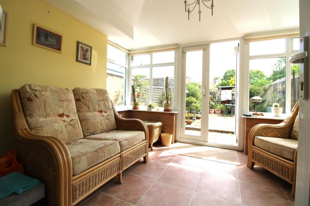 19 Beacon Drive, Wideopen, Newcastle Upon Tyne photo 4