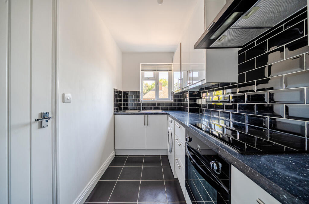 House in Guildford, Surrey - View 4