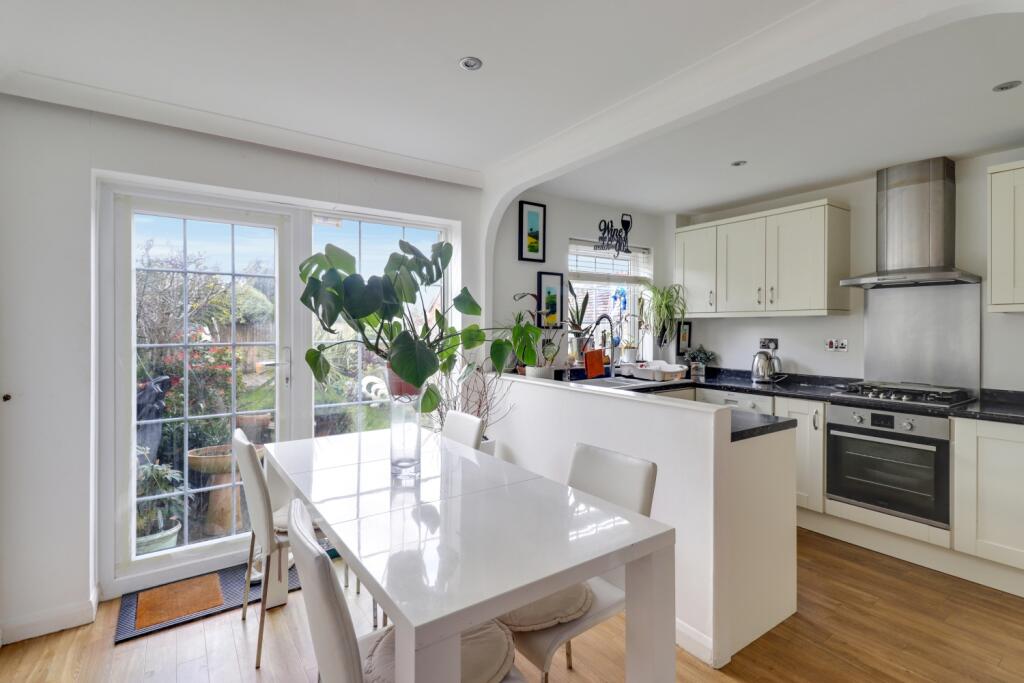 Park Avenue, Bromley - View 3