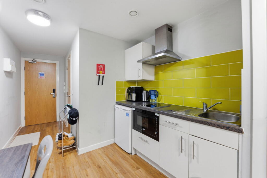 Apartment in Nottingham, Hockley, The Meadows - View 3