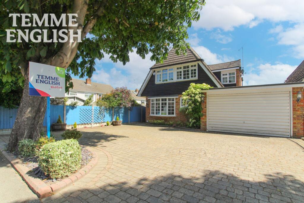 Main image of property: Castledon Road, Wickford, SS12