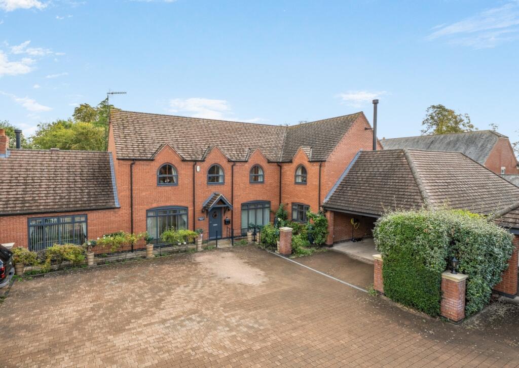 Main image of property: The Avenue Stratford-upon-Avon CV37