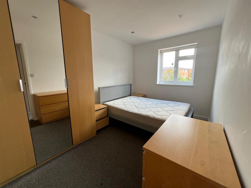 Main image of property: Flat, Bristol Road, Selly Oak, Birmingham