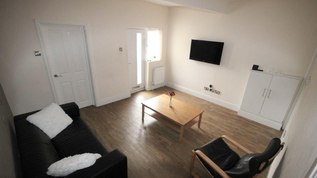 Main image of property: 371A Ecclesall Road - STUDENT PROPERTY- 01/07/26 until 27/06/27
