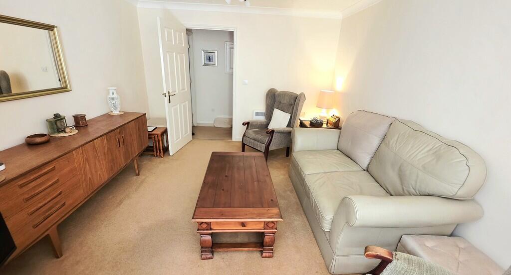 Apartment in Brackley, West Northamptonshire - View 2