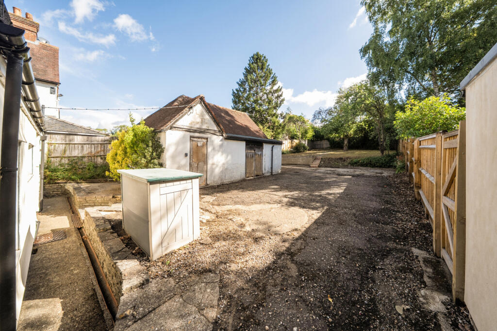 House in High Wycombe, Hughenden Valley, Totteridge - View 5