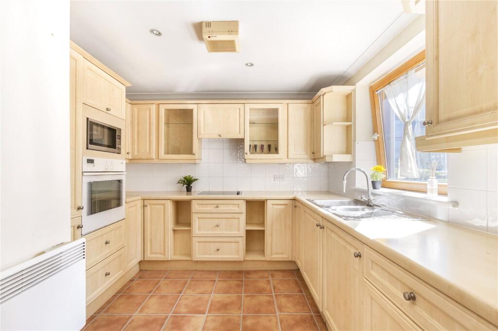 Apartment in London - More