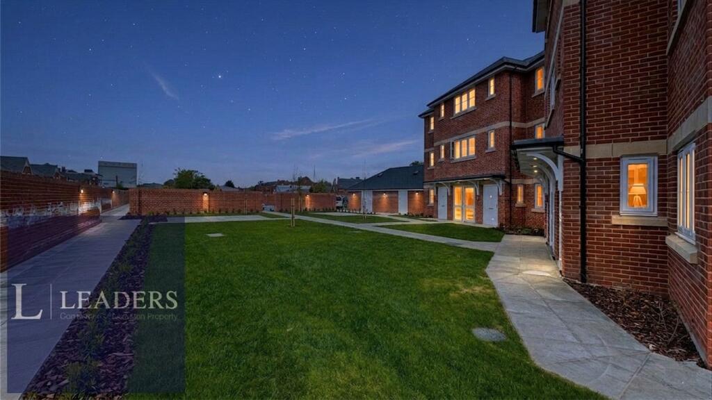 1-bed flat on Hunwicks Court, Parsonage Street, Halstead, £195,000