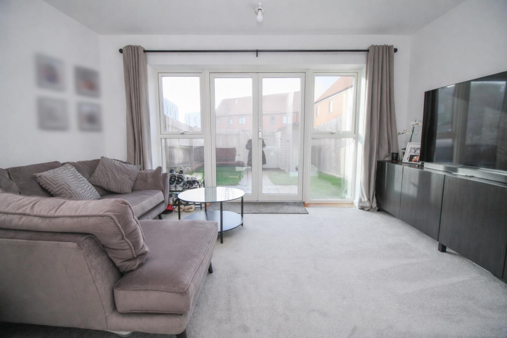 Spindle Walk, Newhall, Harlow photo 2