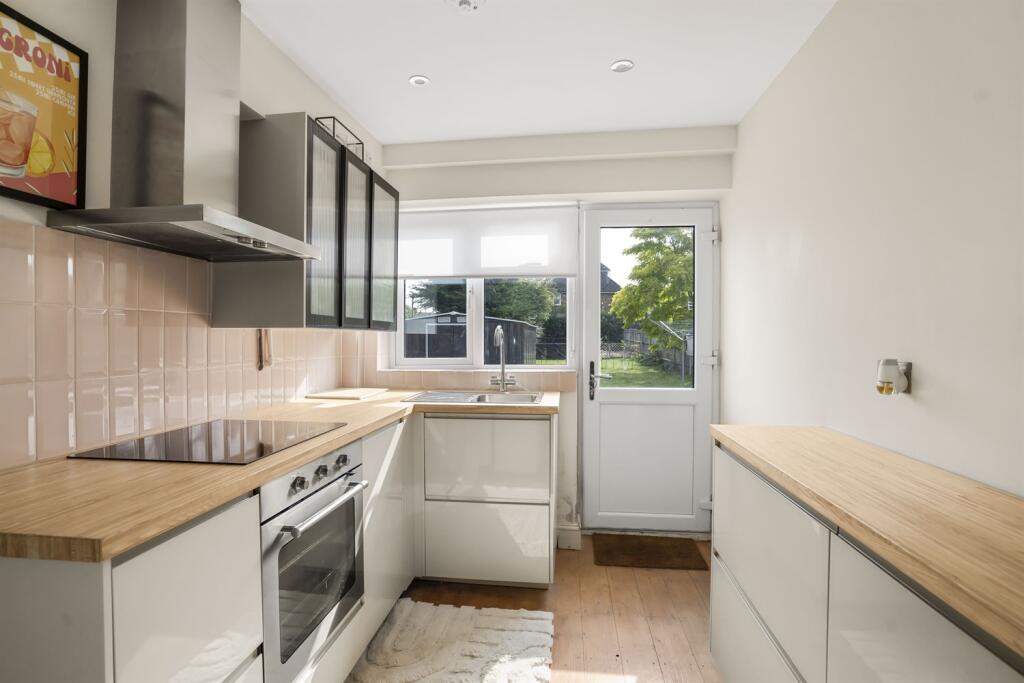 House in Marlow, Buckinghamshire - More