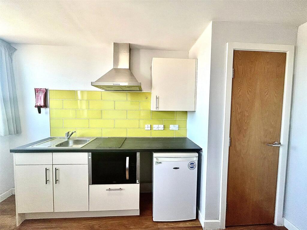 Apartment in Sheffield - More