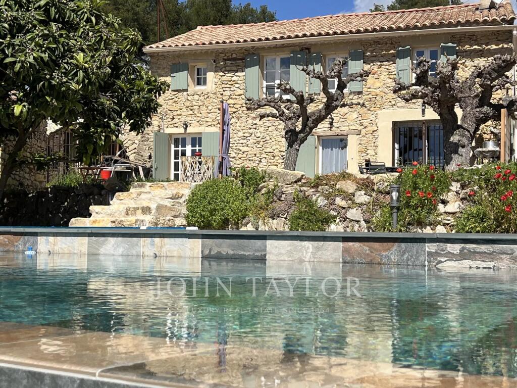 Main image of property: Provence-Alps-Cote d`Azur, Var, Le Castellet